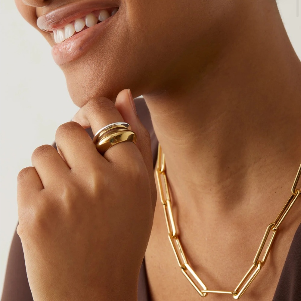 Jenny Bird ‘Stevie’ chain necklace.